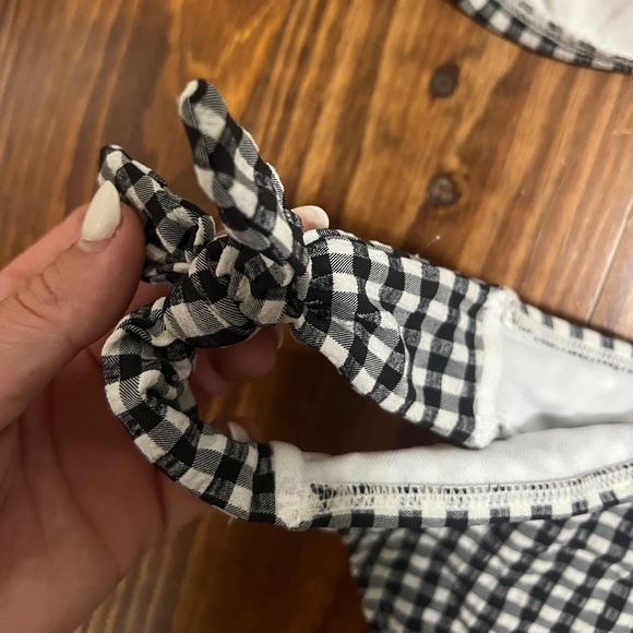 Swimsuit - Picture 3 of 7